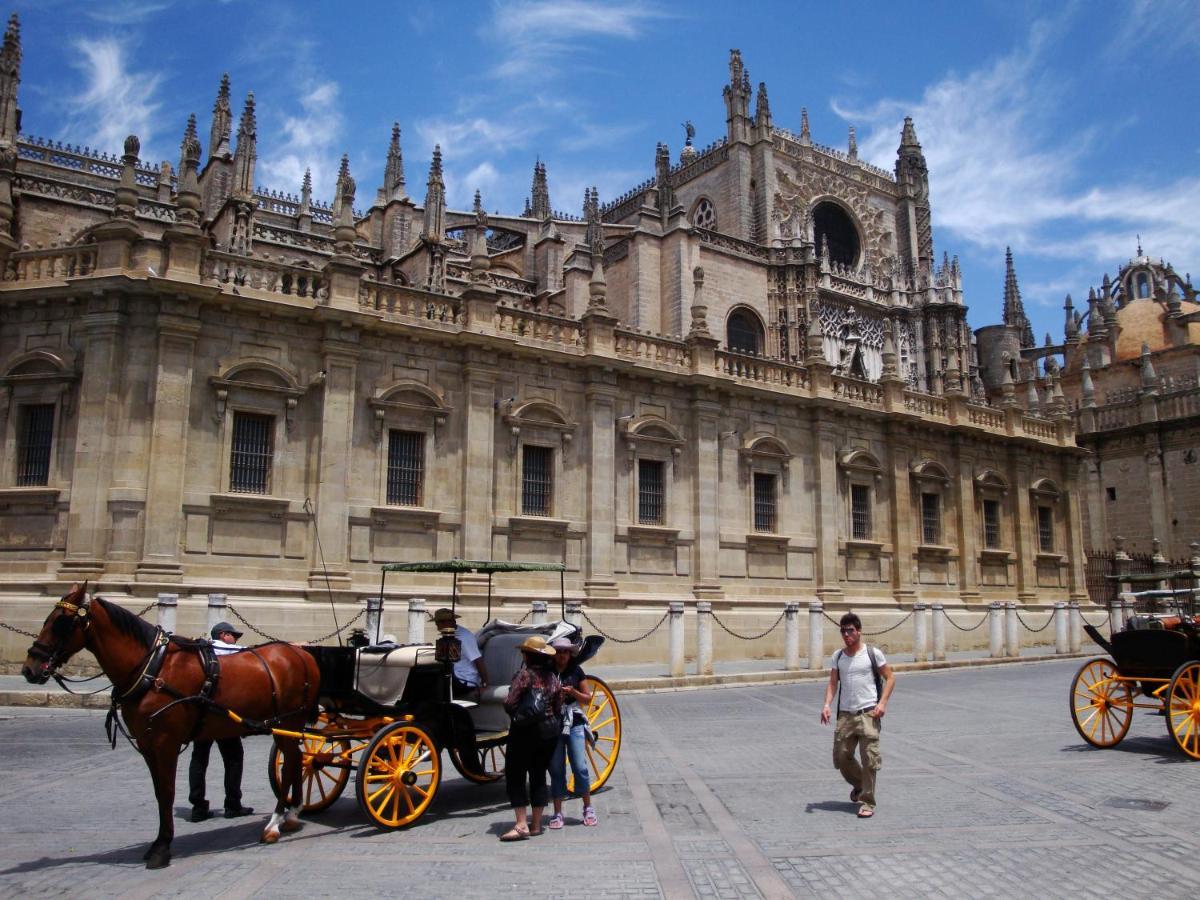 180 Home Goyeneta Luxury Sevilla Bagian luar foto
