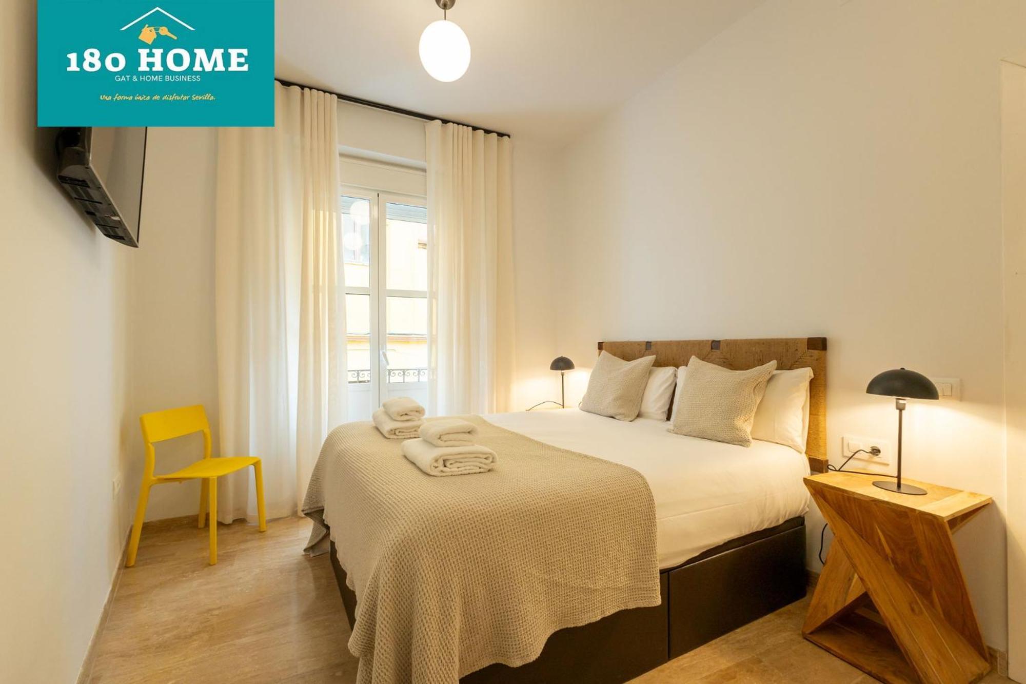 180 Home Goyeneta Luxury Sevilla Bagian luar foto
