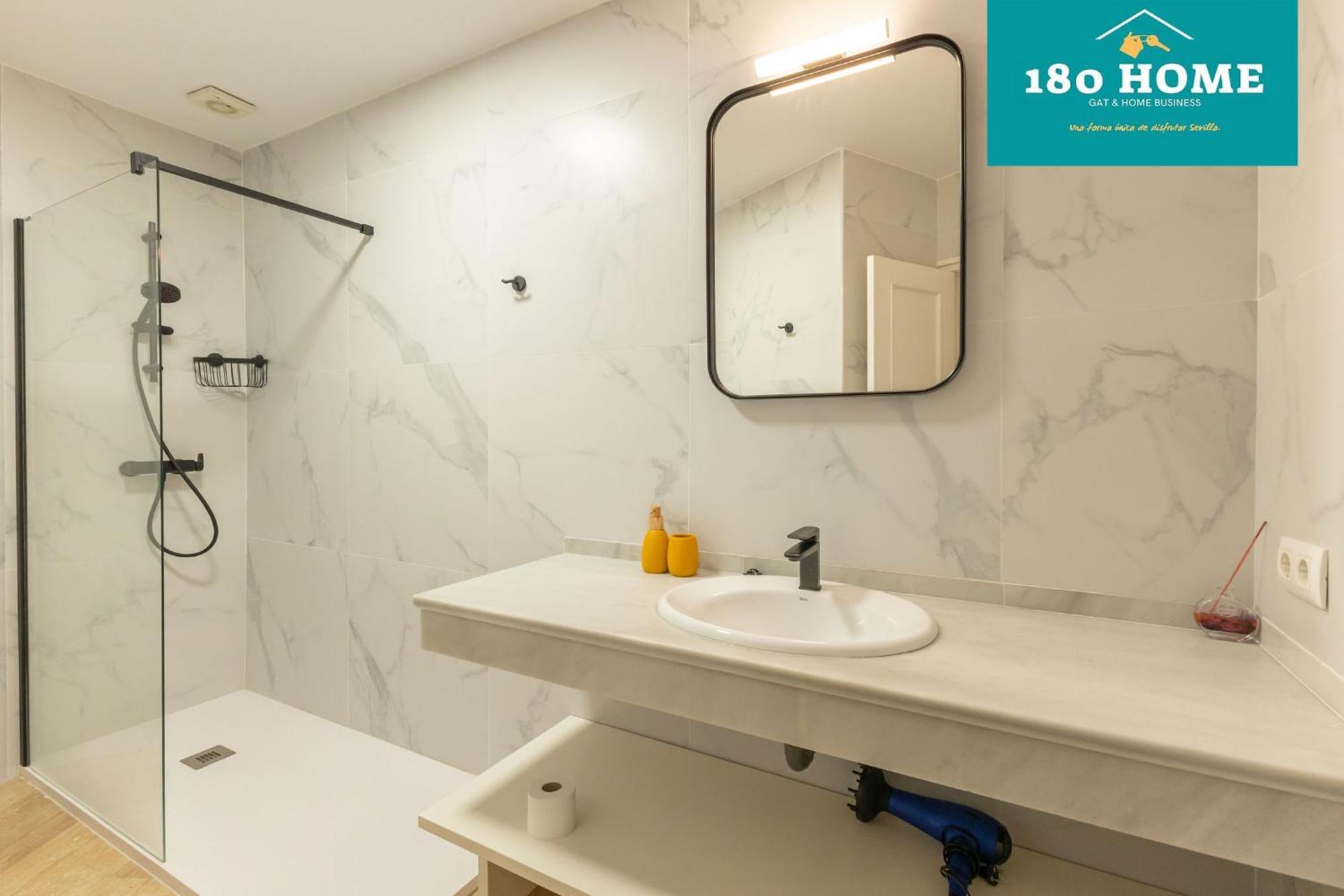 180 Home Goyeneta Luxury Sevilla Bagian luar foto