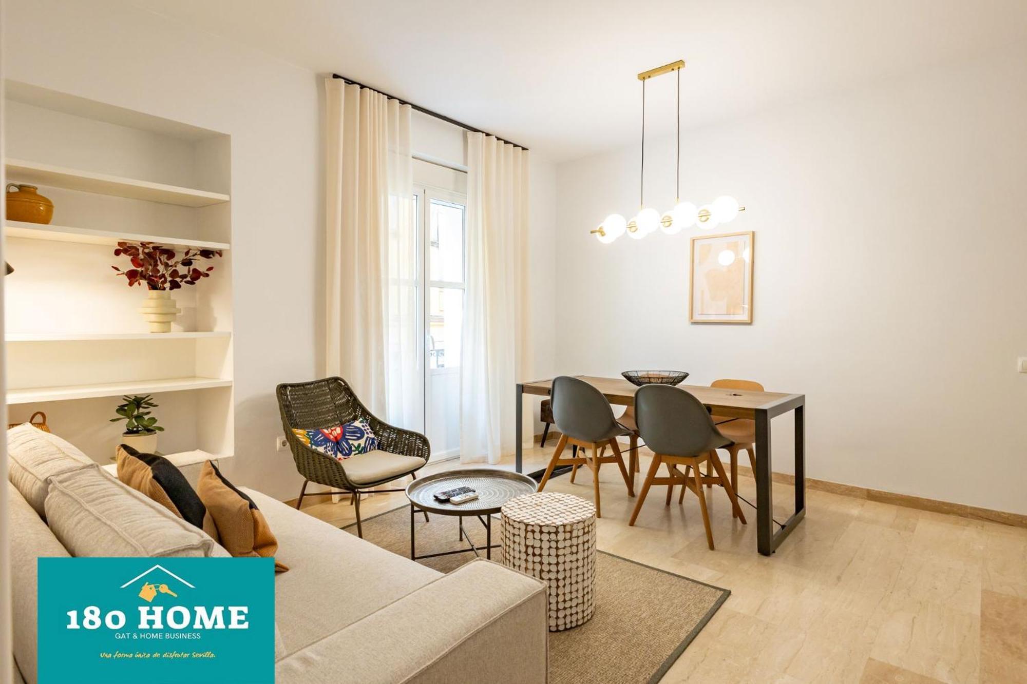 180 Home Goyeneta Luxury Sevilla Bagian luar foto