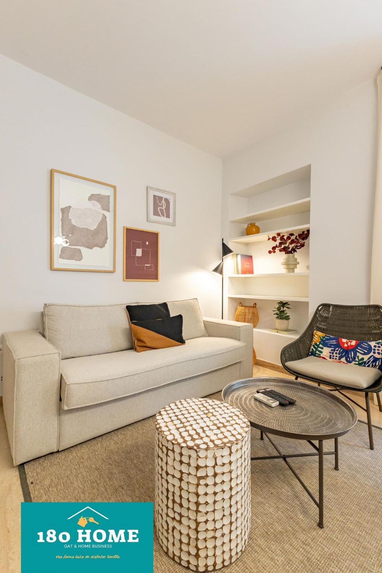 180 Home Goyeneta Luxury Sevilla Bagian luar foto