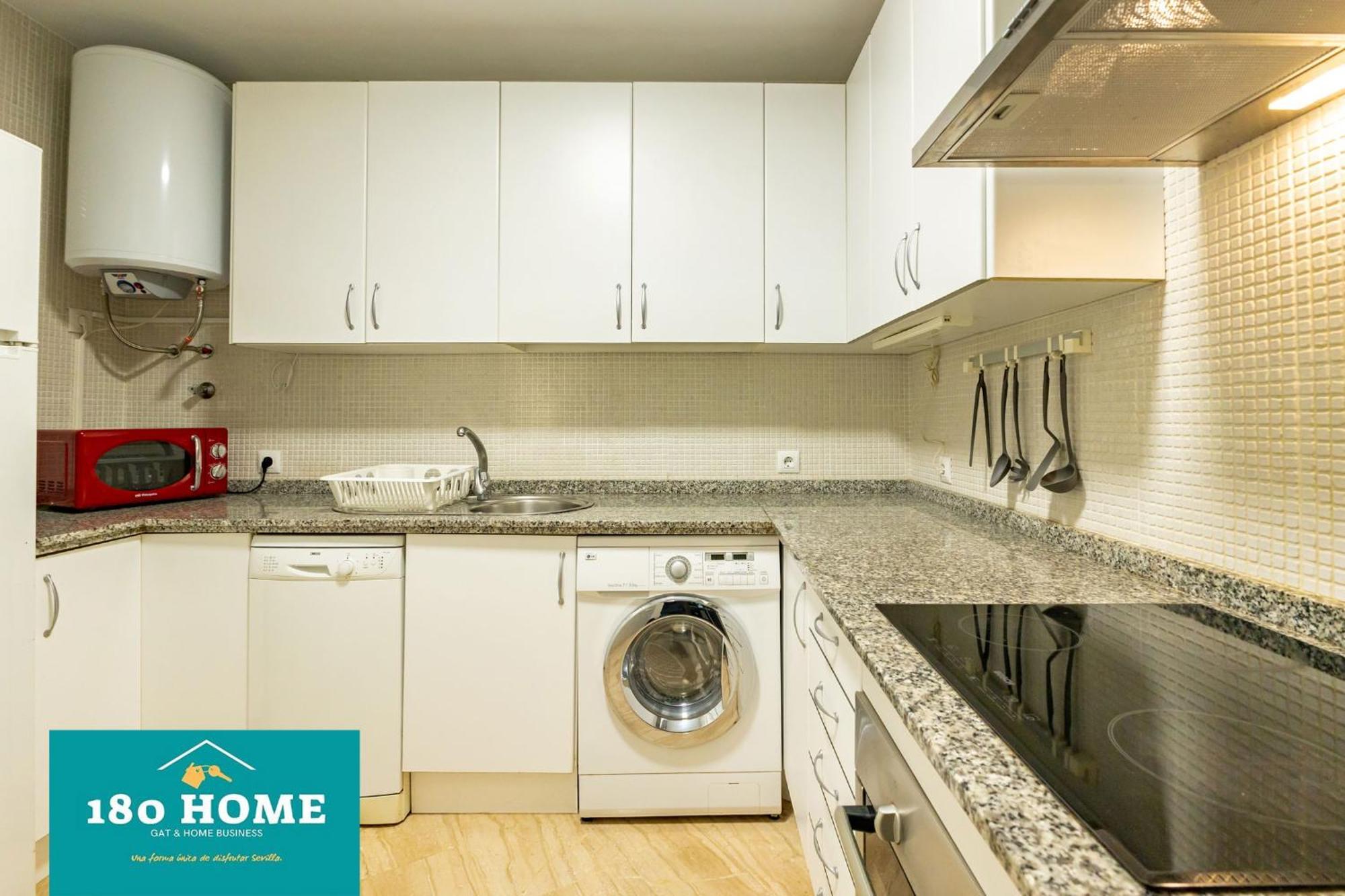 180 Home Goyeneta Luxury Sevilla Bagian luar foto