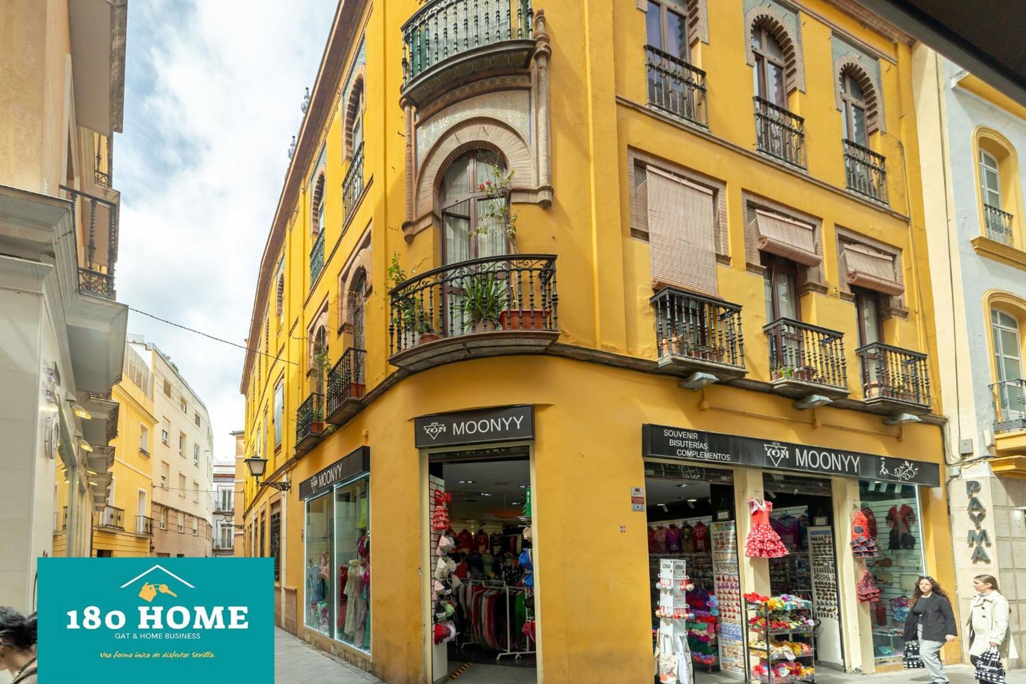 180 Home Goyeneta Luxury Sevilla Bagian luar foto