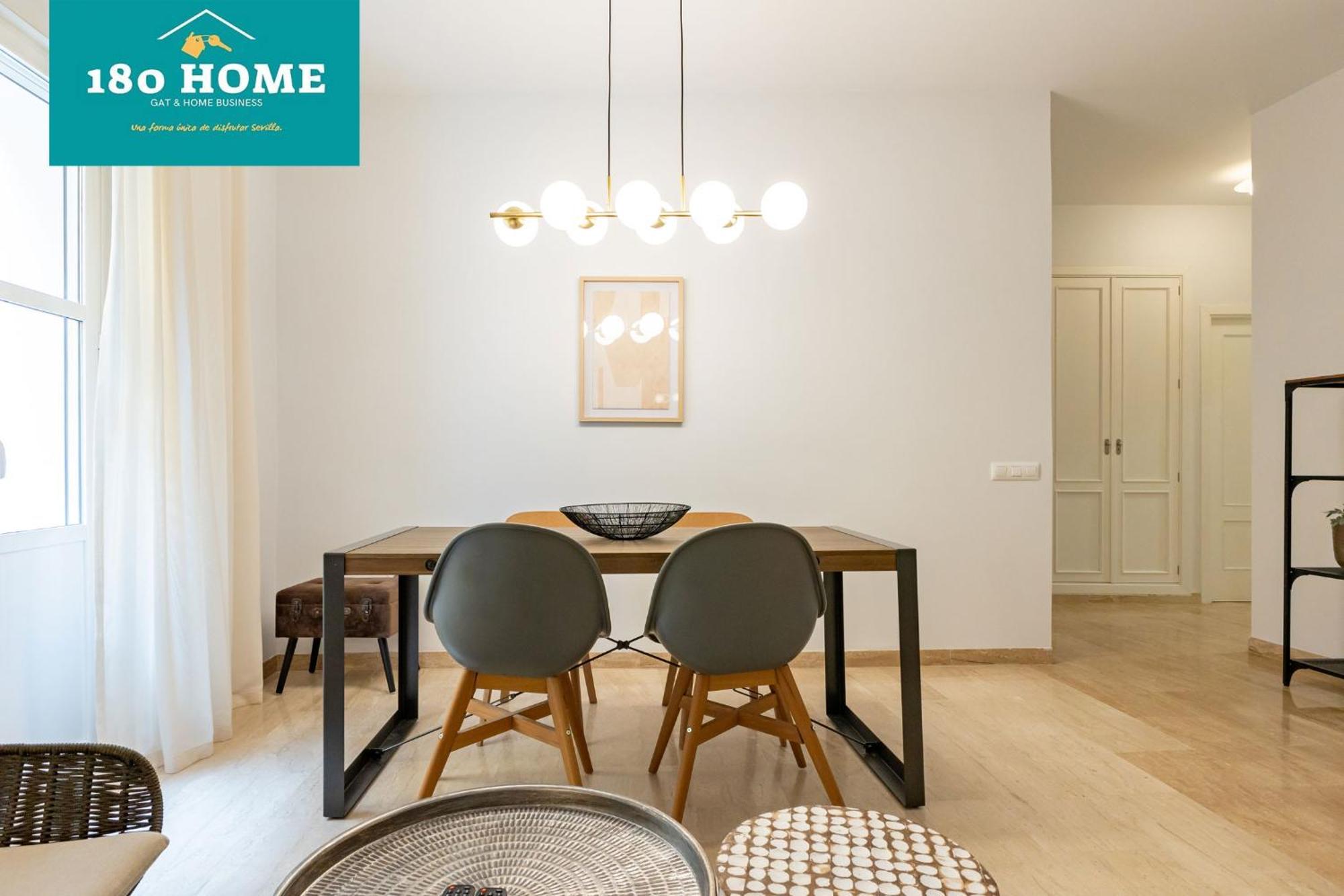 180 Home Goyeneta Luxury Sevilla Bagian luar foto