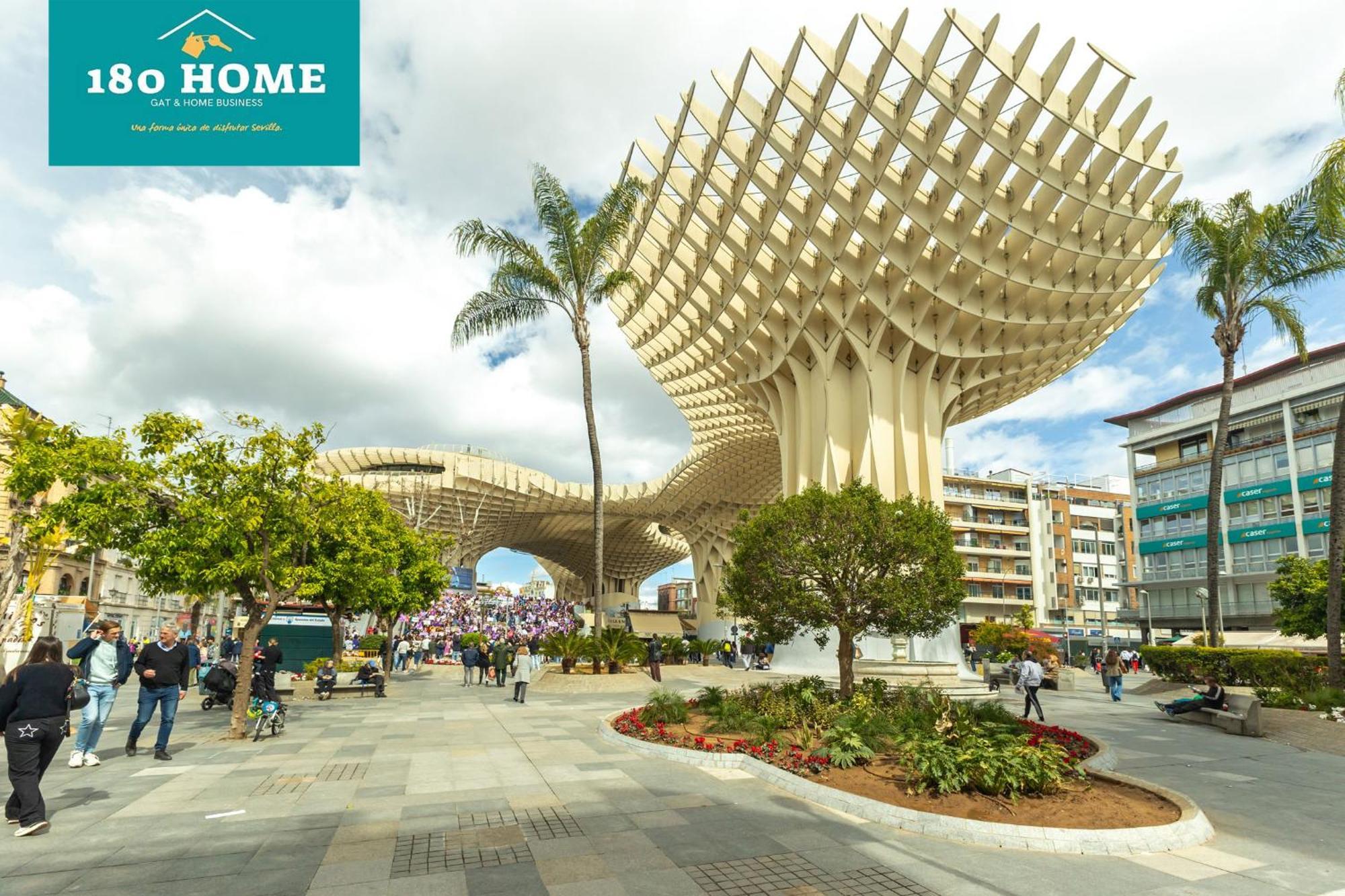 180 Home Goyeneta Luxury Sevilla Bagian luar foto
